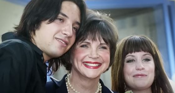 Emily Hudson with her brother Zachary and their late mother Cindy Williams